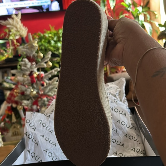 NWB.. Aqua Bloomingdale’s/Chestnut sandal - Picture 4 of 5